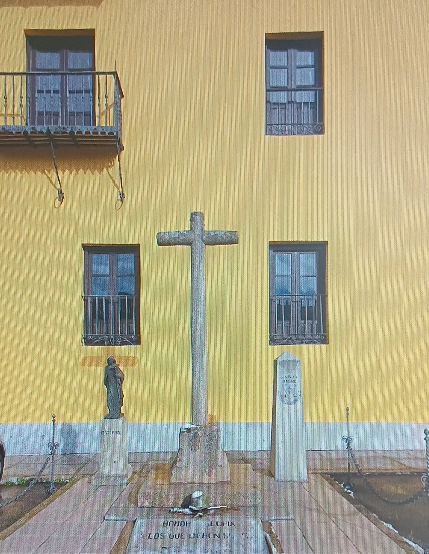 amucint's tweet image. Monumento a los caidos en la Academia de Intendencia.