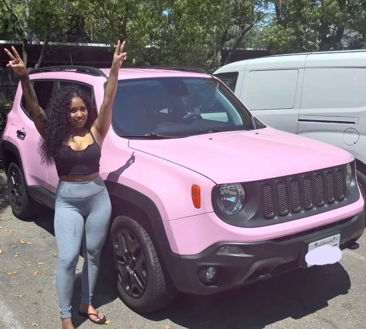 yolov3rgrl's tweet image. My car my car my car 😩😩😍