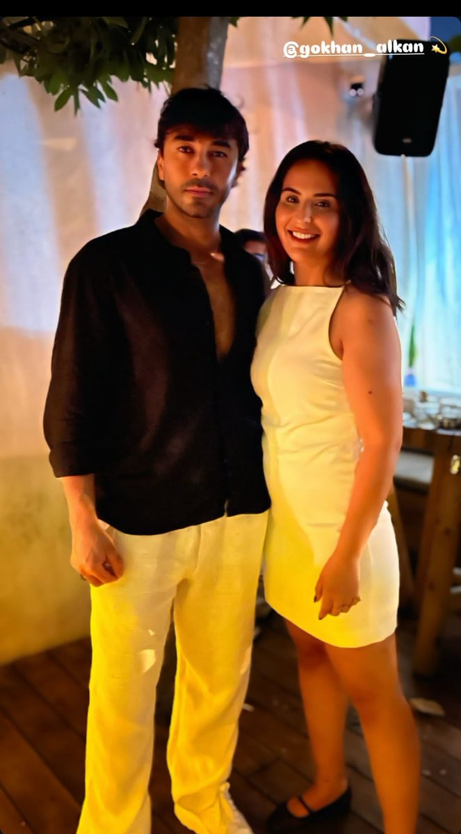 Boop ve Alaçatı 
görmekten o kadar bıktım mi setten gelen emek kokan hayran fotoğraflarını özledim.Dip Not::GökhanAlkan saçını sakalını kısalt barı bu sıcakta yüzün gözün açılsın bari imajını tazele farklılık görelim 
#GökhanAlkan