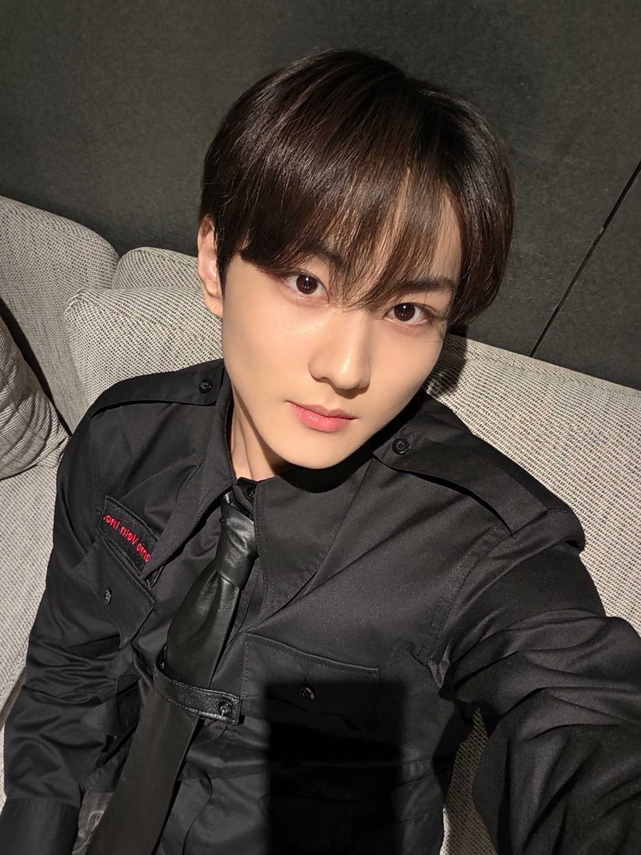 dionyjoonz's tweet image. hey.. today felt so hard that felt the pain on my chest.. but it fades away the moment you’re coming🥹 jungwon, i love you so much. i mean it. i love you..