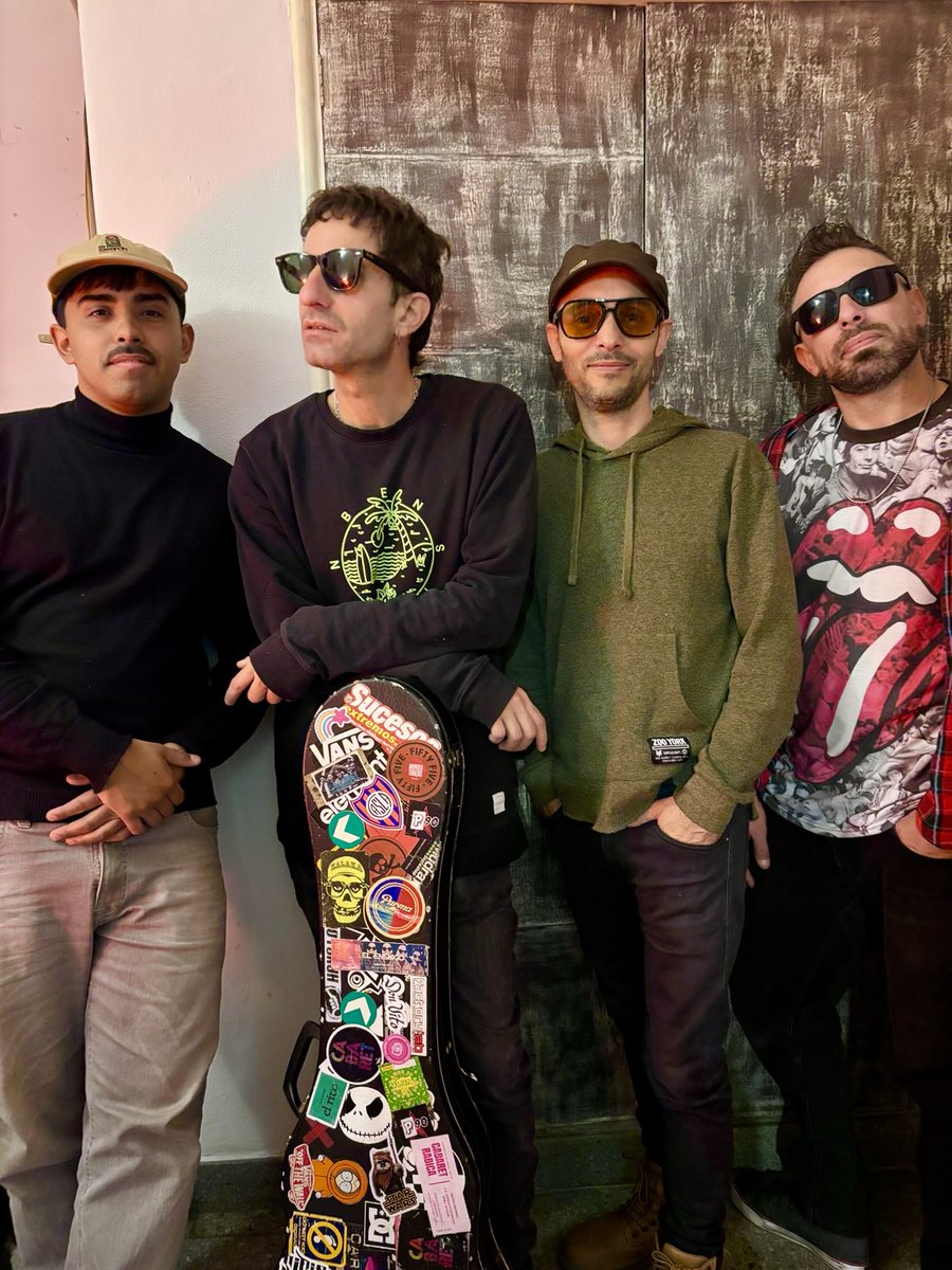 El jueves 9 de octubre. En vivo en el Teatro del municipio 😊😊😊