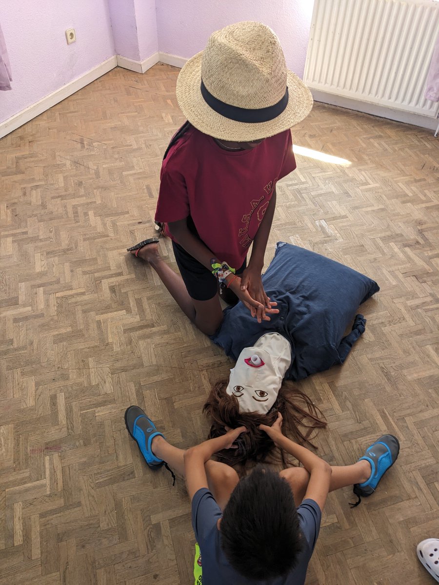 ASAFE (@asafefalciforme) on Twitter photo Hoy en #ColoniasASAFE2025, taller teórico-práctico de reanimación cardiopulmonar y atragantamiento, impartido por la Dra. Áurea Cervera, gracias a la financiación de <a href="/VertexPharma/">Vertex Pharmaceuticals</a> Hoy en #ColoniasASAFE2025, taller teórico-práctico de reanimación cardiopulmonar y atragantamiento, impartido por la Dra. Áurea Cervera, gracias a la financiación de <a href="/VertexPharma/">Vertex Pharmaceuticals</a>
