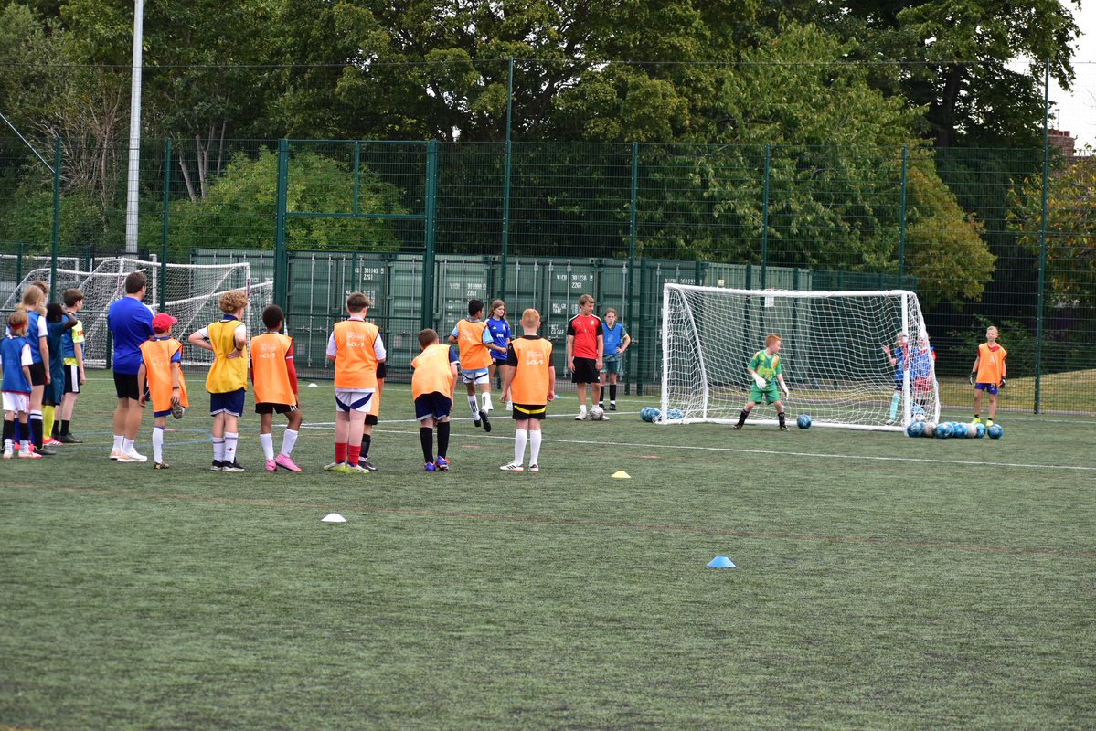 STFCfoundation's tweet image. Development Days Underway ⚽️
Our Monday Development Days have kicked off, and what a start! From Matches and Penalty shoot-outs to Skill Zones and Teqball, our players have been in top form ⭐️
These one-off sessions are the perfect chance to sharpen skills, play with friends,…