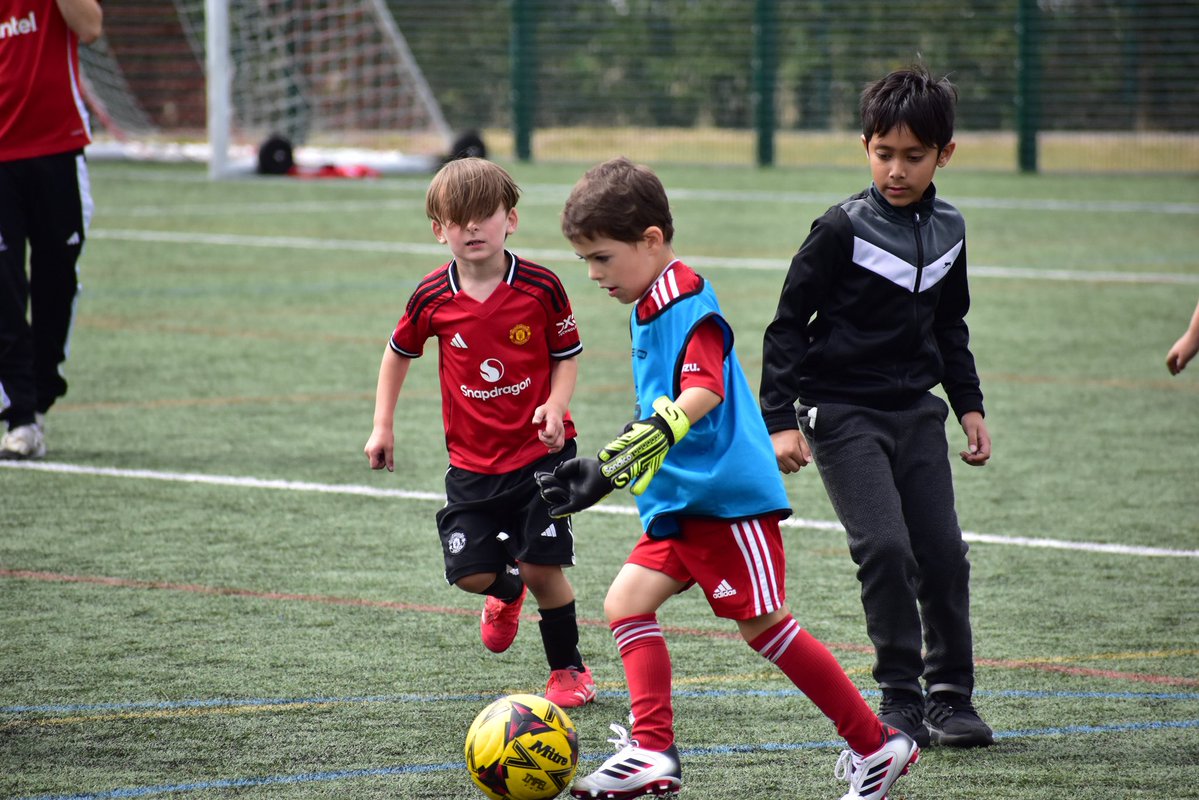 STFCfoundation's tweet image. Development Days Underway ⚽️
Our Monday Development Days have kicked off, and what a start! From Matches and Penalty shoot-outs to Skill Zones and Teqball, our players have been in top form ⭐️
These one-off sessions are the perfect chance to sharpen skills, play with friends,…