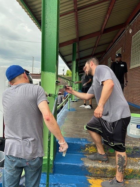 LMMCleveland's tweet image. LMM supporter MFS Supply painted the East Dock of our homeless shelter. This is now project #4 they have undertaken in the last year, which includes clearing brush, assembling office furniture &amp;amp; cleaning the yards of all LMM’s BNG homes. 

Thank You to such a wonderful partner!