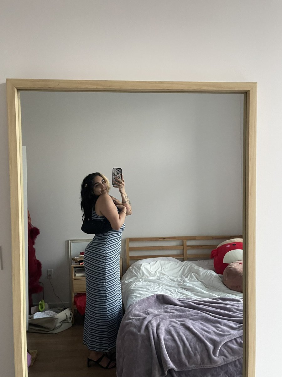 bbygshell's tweet photo. ootw: super tired busy girl edition https://t.co/IKoJlREBCu
