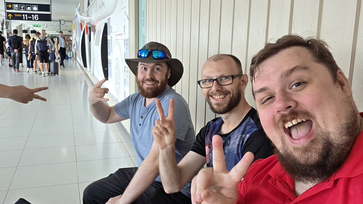 WeissAndChill's tweet image. With that, back to the UK!

Thank you @VtuberValhalla for having me &amp;amp; allowing me to share the love of VTuber card games!

Wish I&apos;d networked more with talents... If any talents at VTuber Valhalla would like to play card games or be a guest on my Japan radio show, please reply!