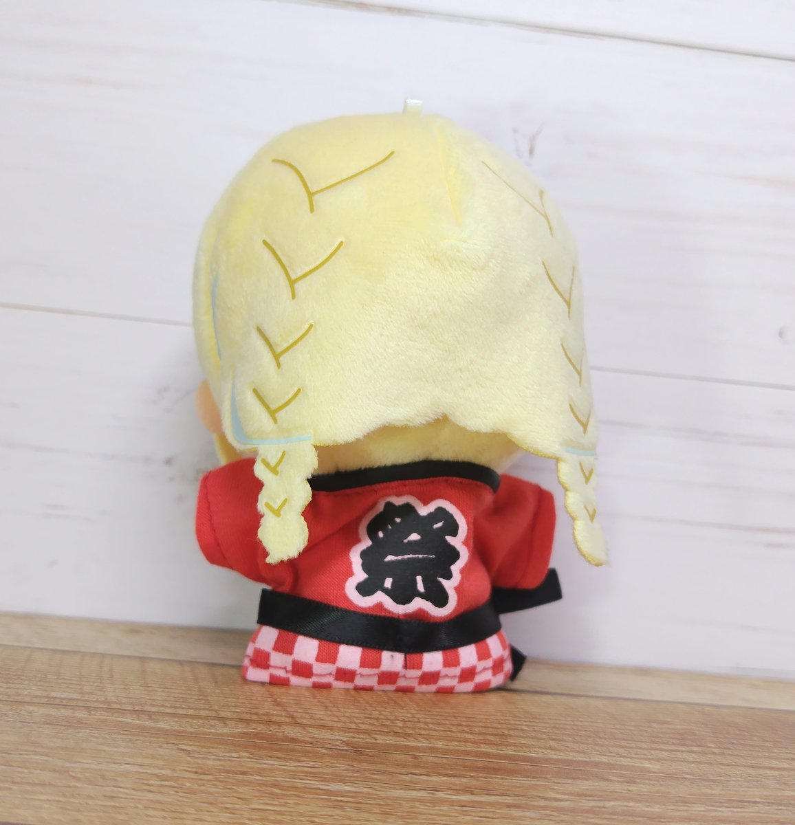 murabito_skkn's tweet image. #初星学園ぬいぬい部
本日立ち寄ったセリアのオタ活グッズコーナーにて、この季節に合わせたぬいサイズの法被が並んでいましたので、「冠菊」衣装のファンの方はチェックしてみると良いかもしれませんよ!😉
「ちょっとサイズはおっきいけど、110えんはおかいどくだナー♪」