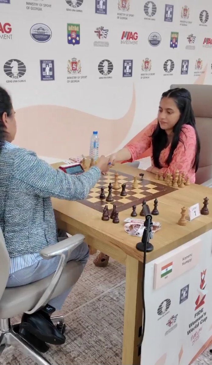 CricUniverse7's tweet image. Indian Chess Player and महाराष्ट्र daughter Divya Deshmukh has achieved a proud feat by winning the title at the &quot;FIDE Women&apos;s Chess World Cup 2025&quot; held in Georgia

Divya not only secured the championship but also earned a Grandmaster norm title. 
Congratulations 🎊 👏 💐  Divya
