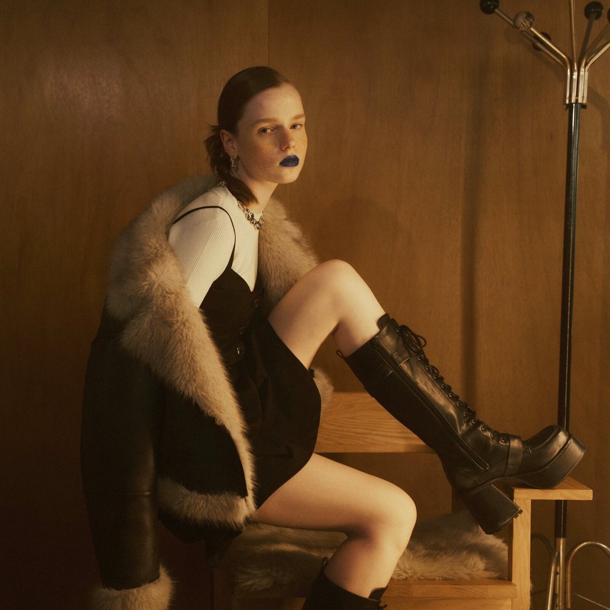 kendam_com's tweet image. Murua Winter 2025 collection lookbook kendam.com/news/lookbooks…

#Murua #Winter2025 #FW25 #AW25 #Lookbooks #Tokyo #Fashion #Kendam