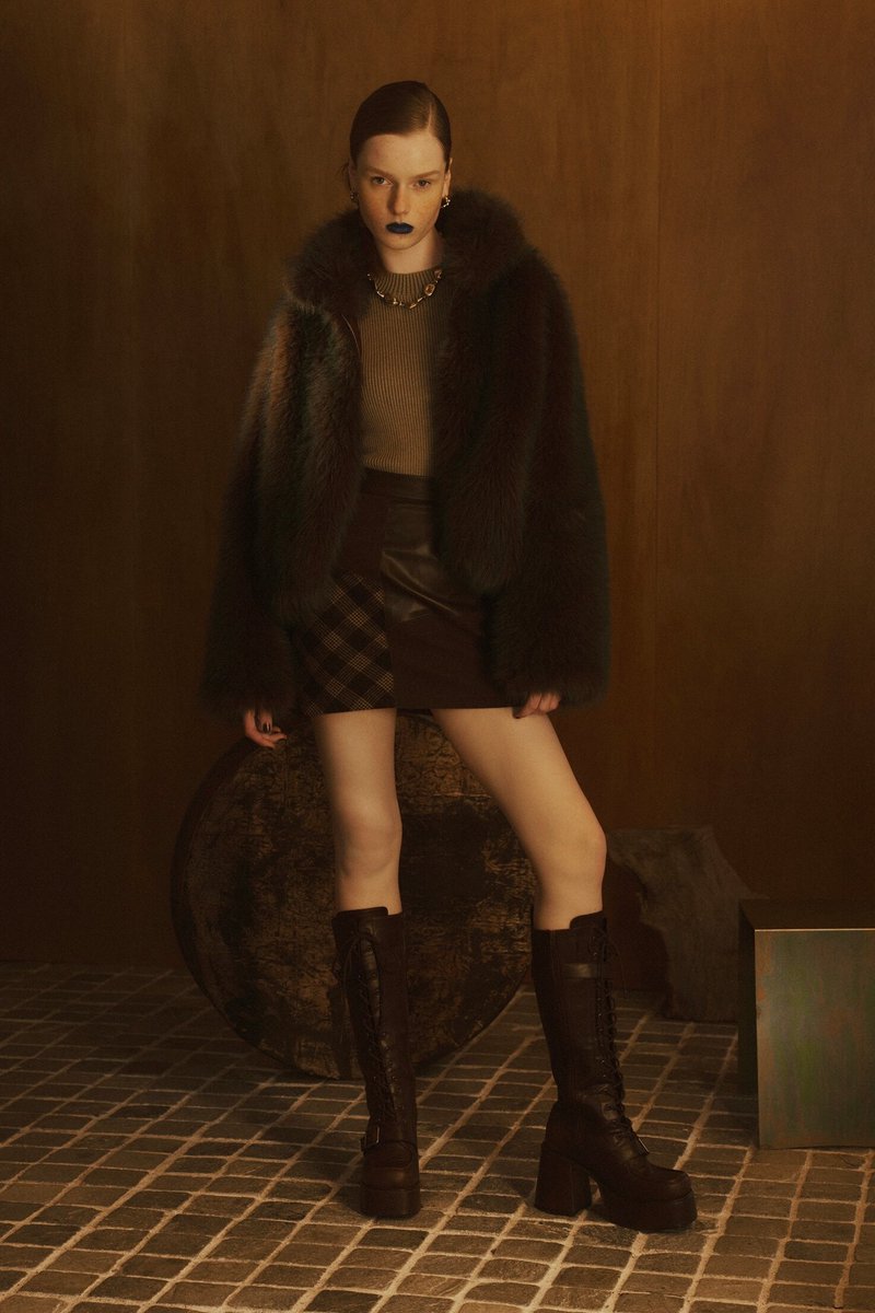 kendam_com's tweet image. Murua Winter 2025 collection lookbook kendam.com/news/lookbooks…

#Murua #Winter2025 #FW25 #AW25 #Lookbooks #Tokyo #Fashion #Kendam