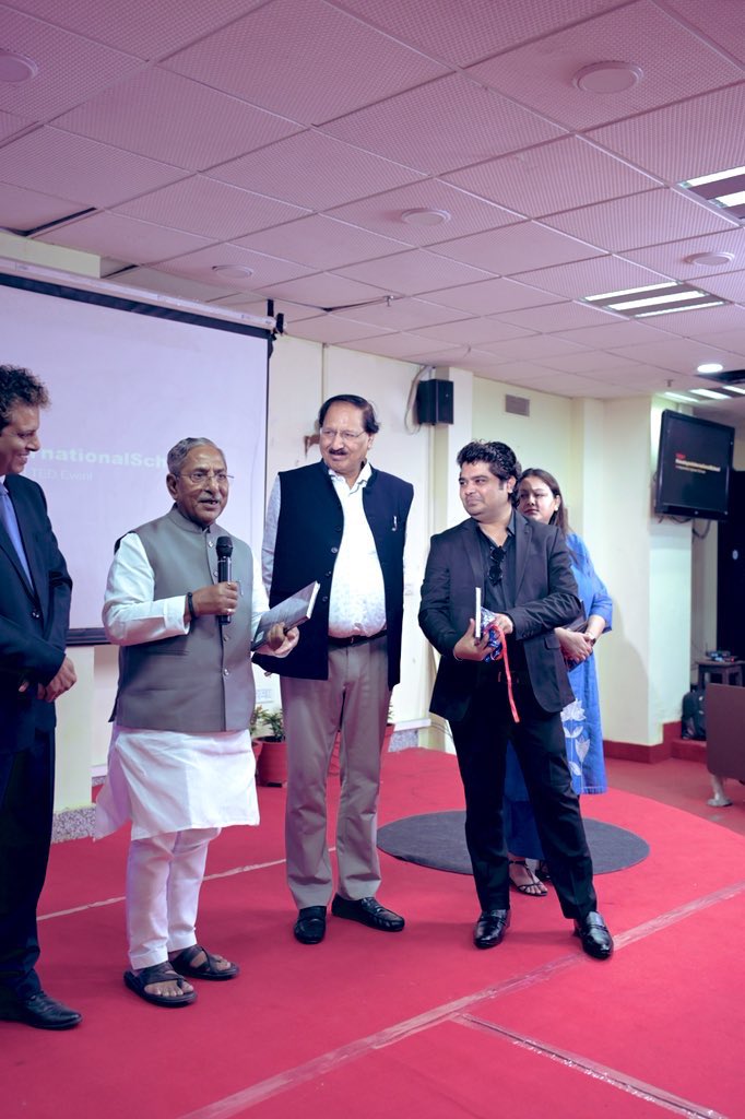 sangrammali's tweet image. Dr. Sangramsinh Mali recently launched his book titled "The World is My Country - Global Humanity Centre" at IIT Patna.
Here are the key details about the book and its launch:
•Book Title and Author: "The World is My Country - Global Humanity Centre" by Dr. Sangramsinh Mali.…