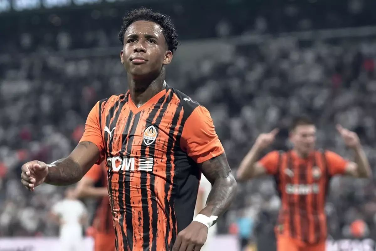 farenet's tweet image. Türkiye 🇹🇷

After the Europa League qualifier Shakhtar v Beşiktaş, Shakhtar’s Kevin faced racist abuse from Beşiktaş fans, including a club board member. Beşiktaş condemned the incident and launched proceedings to expel the member.
buff.ly/52CtdwB
