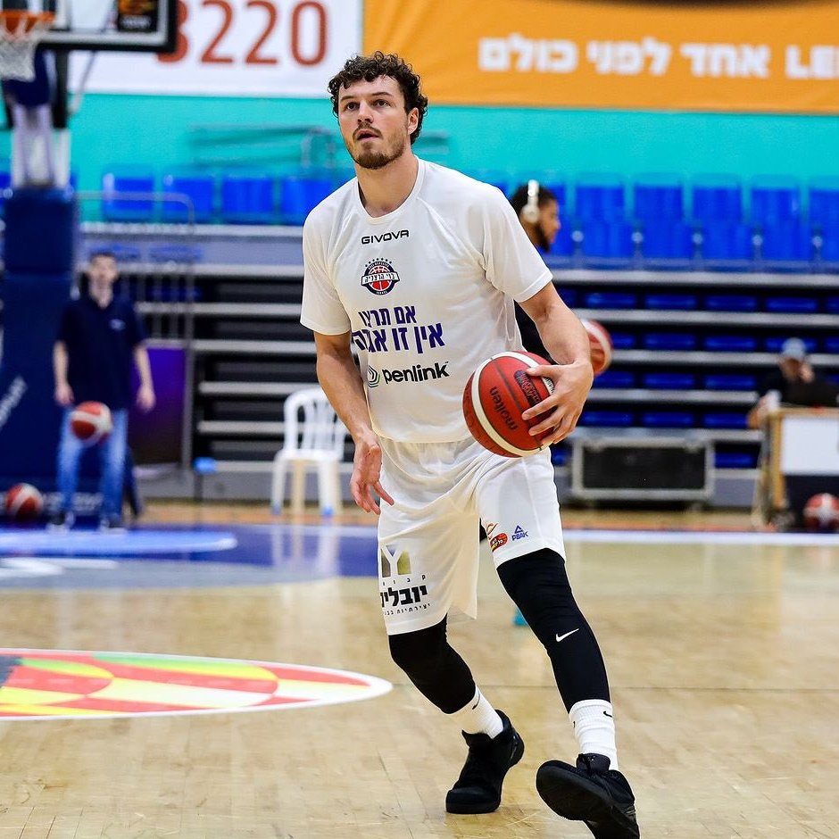 EurohoopsTR's tweet image. 🚨 Galatasaray MCT Technic, sezonu Porto Riko&apos;da tamamlayan 26 yaşındaki John Meeks&apos;i kadrosuna kattığını resmen duyurdu.

🟡🔴 Amerikalı forvet, geçtiğimiz sezon İsrail Ligi&apos;nde 15.7 sayı - 4.6 ribaund, Porto Riko Ligi&apos;nde ise 15.8 sayı - 3.2 ribaund ortalamaları tutturdu.