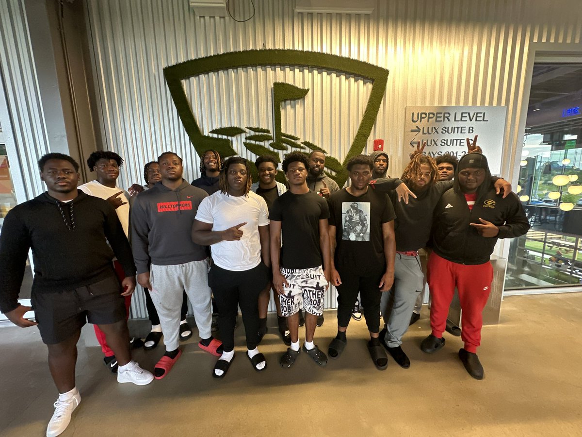 Holmes CC Defensive Line