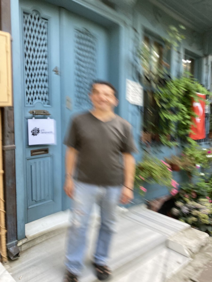 Kendini yokla .eğer,tamamen sebeplere bağlı isen ,şirkten daha kurtulmamışsın.senin için azap vardır.
Eğer kalbin Allah’a bağlı sebeplerin varlığı yokluğu nazarında müsavi ise müminsin mütteki’sin 
Allah’a şükret.