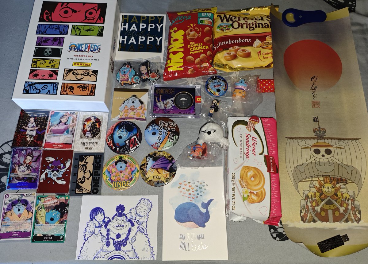 costixDxD's tweet image. The lovely @cCheekyOWL sent me this wonderfull package for my birthday,i'm so gratefull for EVERYTHING💙,AND LOOK AT THIS CUTE AND ADORABLE DRAWING WITH JINBE ROBIN AND ME,AAHHH I CAN'T STOP LOOKING AT IT HOW GOOD IS IT😭💙,Thank you so much my dear.🥹💙