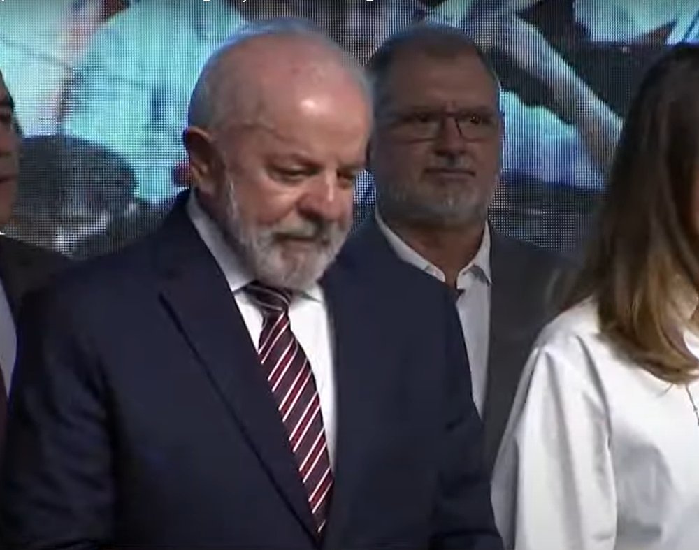 canalgov's tweet image. 🔴 Presidente @LulaOficial participa da cerimônia da inauguração de usina a gás natural no Rio de Janeiro.

Assista em youtube.com/watch?v=802dSK…