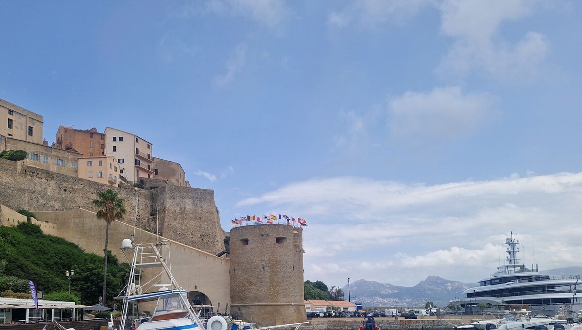 icircfm's tweet image. Violente agression à Calvi : une victime dans le coma et cinq personnes en garde à vue
➡️ l.ici.fr/o9O