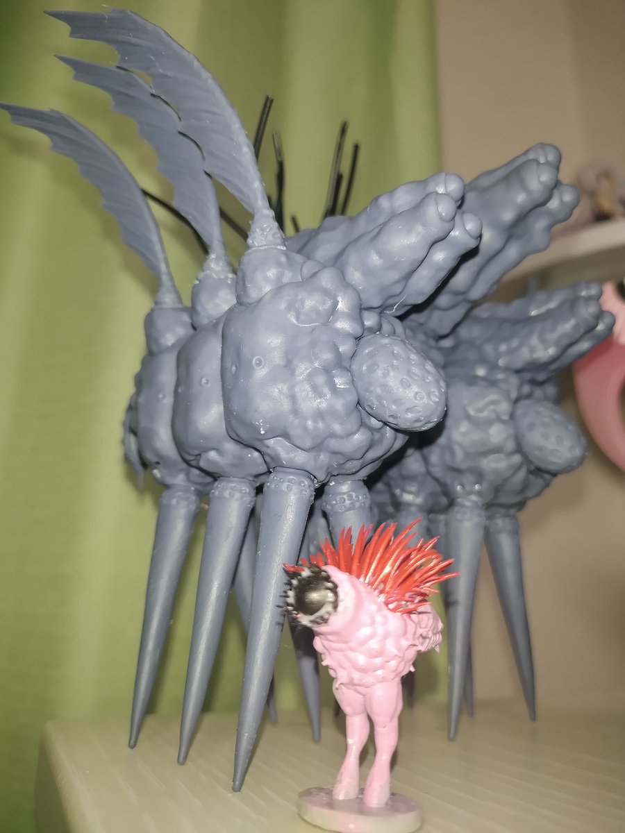 sIcEroanJy5ToZC's tweet image. 【マブラヴmuvluv】
ワンフェス終わったため、部屋の整理してたら、懐かしい物がでてきました!
確か1/700超重光線級です。
データも残っているため作り直すのもアリだなーと思いました!