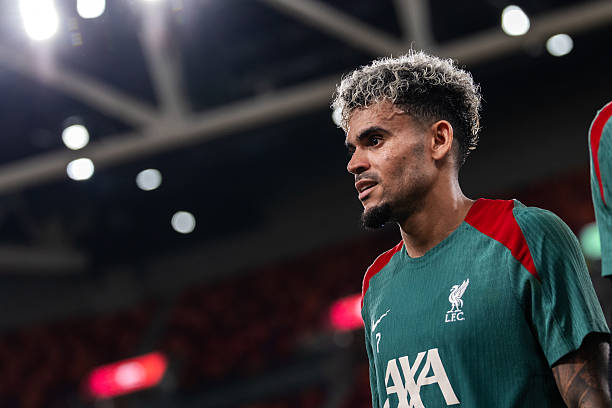 thejurgenholic's tweet image. 🚨 BREAKING — Luis Diaz telah mengucapkan selamat tinggal kepada para pemain dan staf Liverpool di Tokyo dan sedang ia dalam perjalanan menuju Munich. [@JamesPearceLFC]

SEDIIIHH 😭😭😭