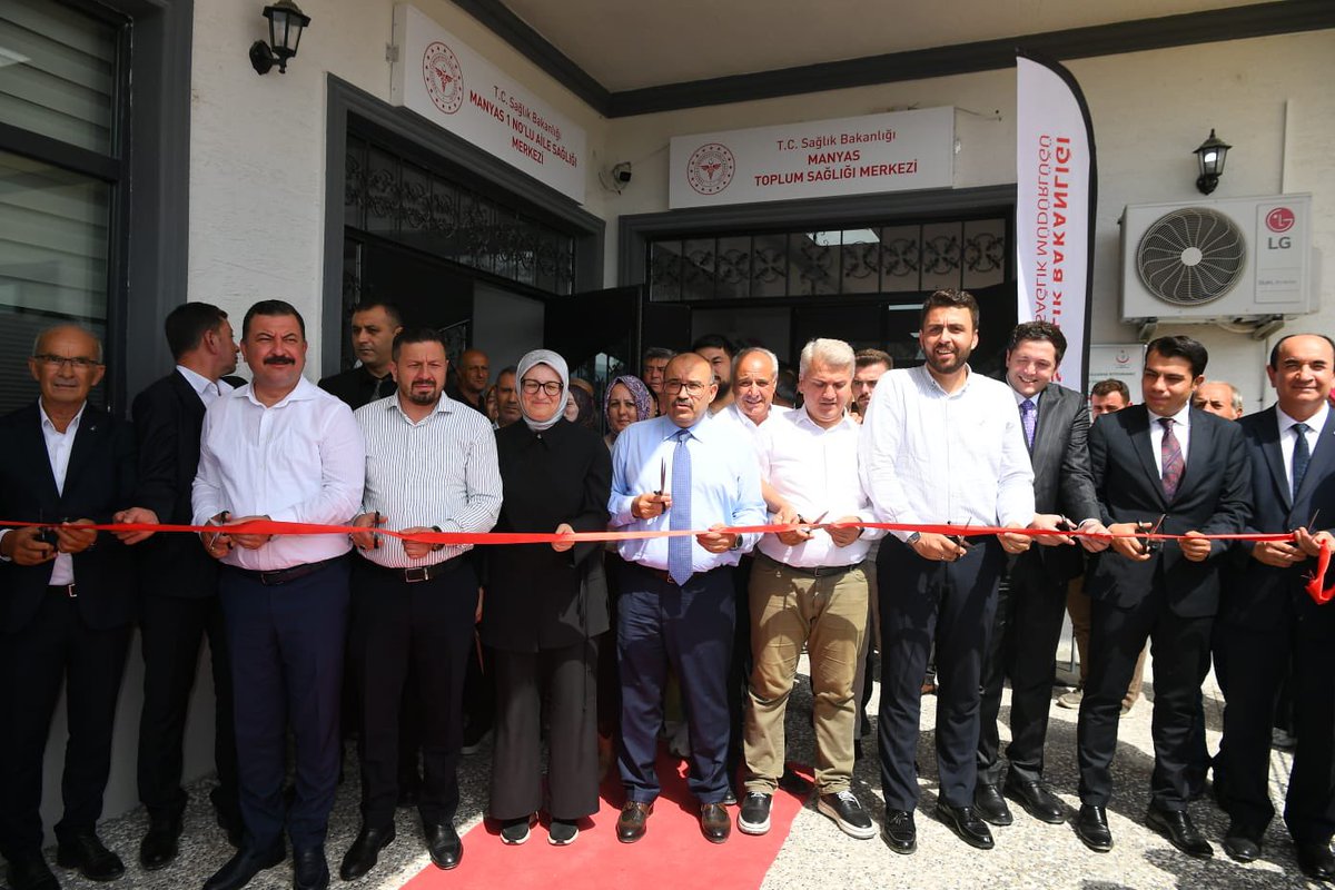 TC_Balikesir's tweet image. 🔹  Vali İsmail Ustaoğlu, AK Parti Genel Başkan Yardımcısı ve Balıkesir Milletvekili Belgin Uygur, Balıkesir Milletvekilleri Dr. Mustafa Canbey, Ali Taylan Öztaylan, Ekrem Gökay Yüksel ile protokol üyelerinin katılımıyla Manyas Toplum Sağlığı Merkezi, 4 Hekimli Aile Sağlığı…