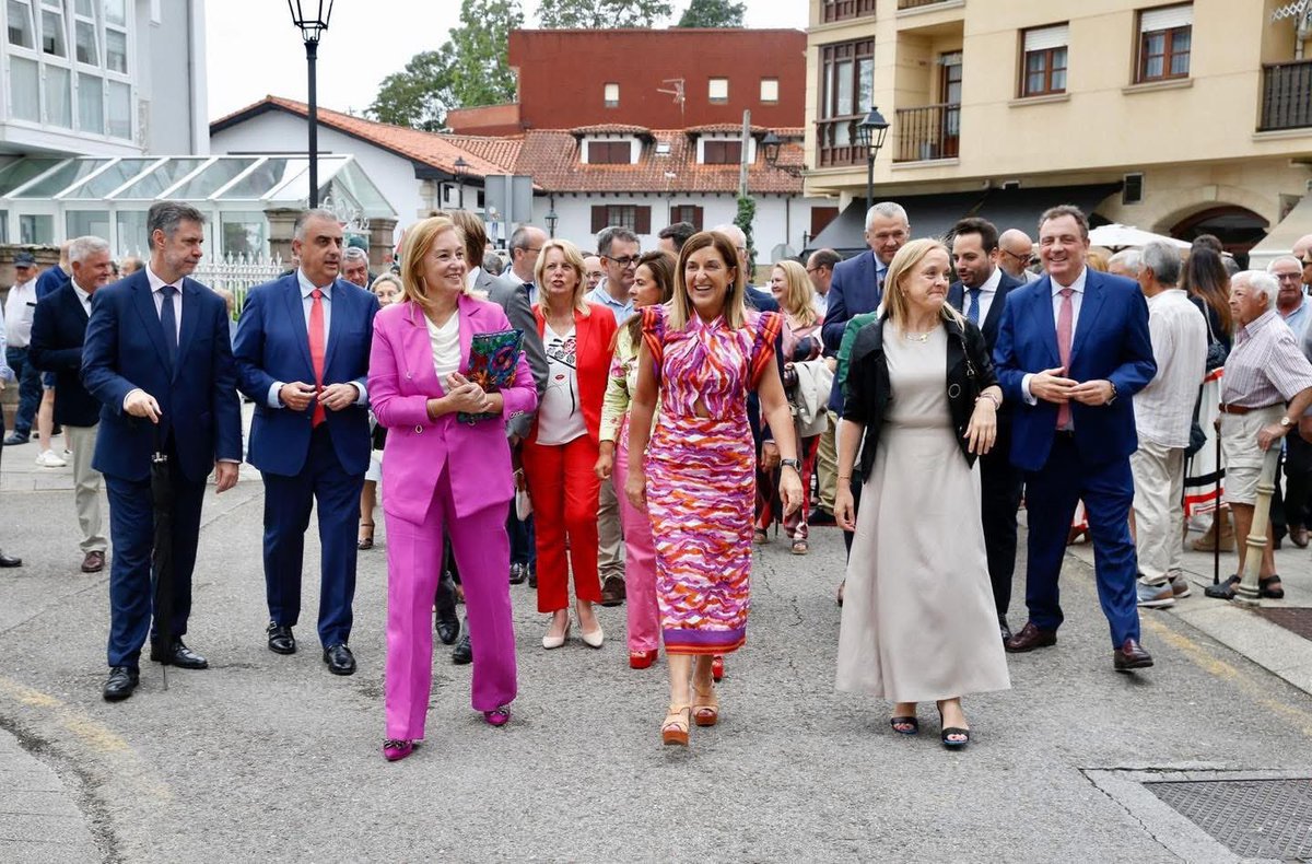 Álvaro Aguirre (@alvaroaguirrepe) on Twitter photo 🇵🇱La fuerza de un gran equipo, liderado por <a href="/mjburuaga/">M.J Sáenz de Buruaga</a>, el día en que celebramos siglos de historia de nuestra tierra con la mirada puesta en el futuro #DíaDeLasInstitucionesdeCantabria 🇵🇱La fuerza de un gran equipo, liderado por <a href="/mjburuaga/">M.J Sáenz de Buruaga</a>, el día en que celebramos siglos de historia de nuestra tierra con la mirada puesta en el futuro #DíaDeLasInstitucionesdeCantabria