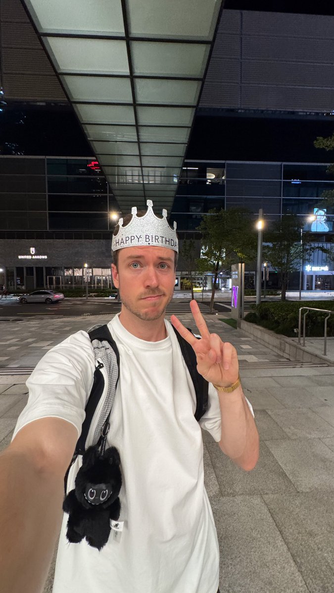 35. ✌🏼👴🏼🎂