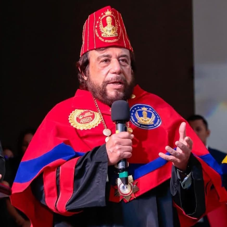ElTrompudo2022's tweet image. Tanto que le dicen maceta al Félix, que tuvo que ponérsela en la cabeza. Que foca más inútil esta.
#ElPeloEnLaSopa