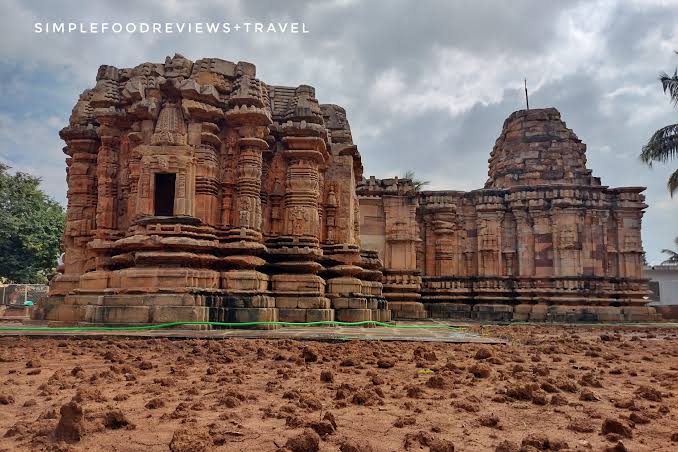ಹುಬ್ಬಳ್ಳಿ ವಿಮಾನನಿಲ್ದಾಣ: Hubballi Airport (@aaihbxairport) on Twitter photo Just 20 min. drive from Hubballi Airport, the Banashankari temple in Amargol is a fine architectural marvel of the Chalukyan era, dedicated to Goddess Banashankari, a form of Goddess Parvathi.
<a href="/AAI_Official/">Airports Authority of India</a> <a href="/AAIRHQSR/">Regional Executive Director AAI Southern Region</a> <a href="/aairedsr/">RED SR</a> Just 20 min. drive from Hubballi Airport, the Banashankari temple in Amargol is a fine architectural marvel of the Chalukyan era, dedicated to Goddess Banashankari, a form of Goddess Parvathi.
<a href="/AAI_Official/">Airports Authority of India</a> <a href="/AAIRHQSR/">Regional Executive Director AAI Southern Region</a> <a href="/aairedsr/">RED SR</a>