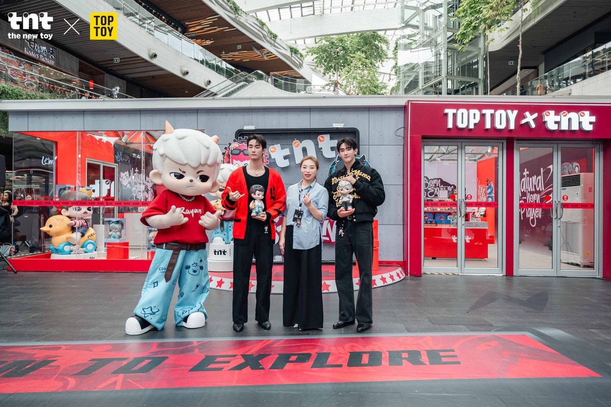 BrickinfoReport's tweet image. tnt แบรนด์อาร์ตทอยจีนเปิดตัว "Rayan" ในไทย พร้อม "ฟอส-บุ๊ค" สร้างปรากฏการณ์ "Born to Explore" ดึงดูด Gen Z
👉 brickinfotv.com/entertainment/…
#TNTXFORCEBOOK #fforce_ #kasibook #forcebook #ฟอสบุ๊ค #tntspacerayan #RayanType #TNTSPACE #TNTworld #Brickinfo