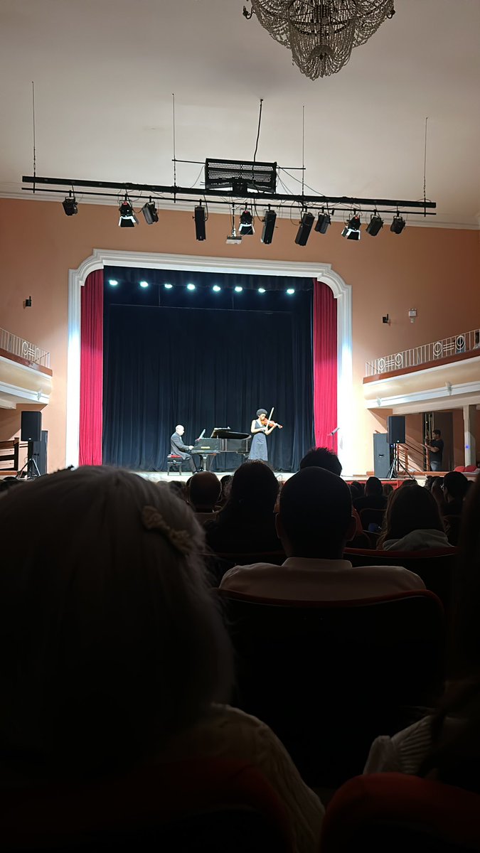 ritchellyrez's tweet photo. Um espetáculo, Helô!
A gata decorou o concerto de Mozart! https://t.co/C8dK36LZjR