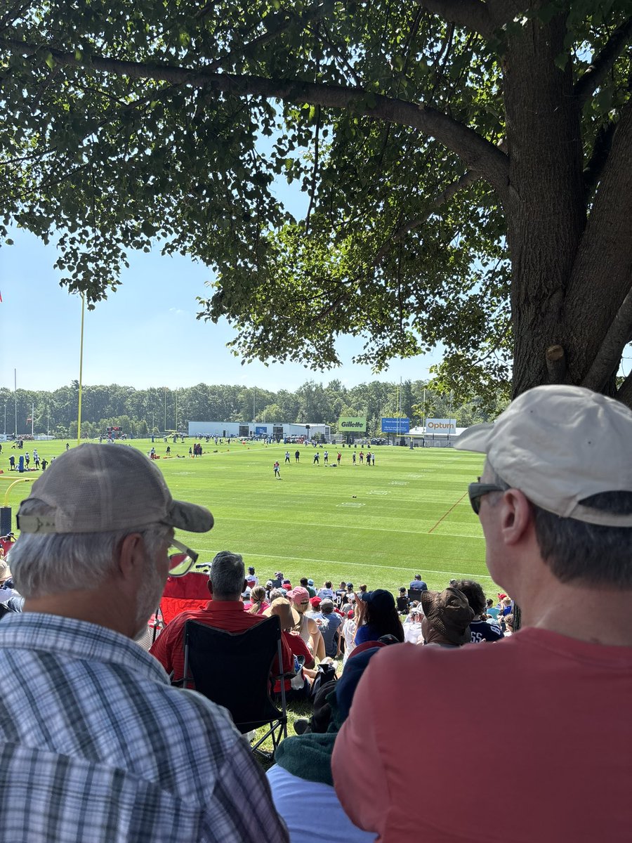 Russ_Goldman's tweet image. It is packed at Patriots Training Camp!