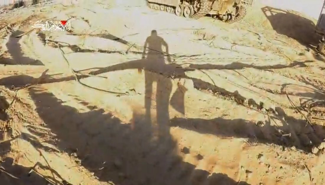 الظل الذي هزم الميركافا والبوما والتافور، ومرّغ هيبة الحشود المدججة بالسلاح المختبئة خلف طبقات الحديد !