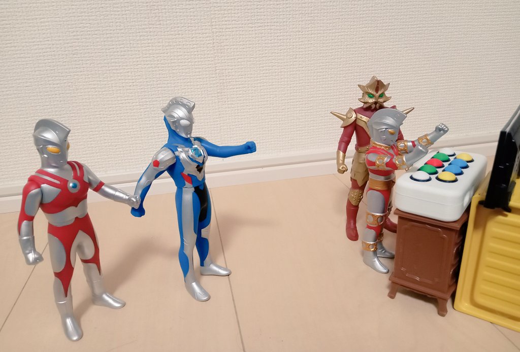 blacklist56's tweet image. エースキラーとエースロボットもいます。保護者感が凄い。