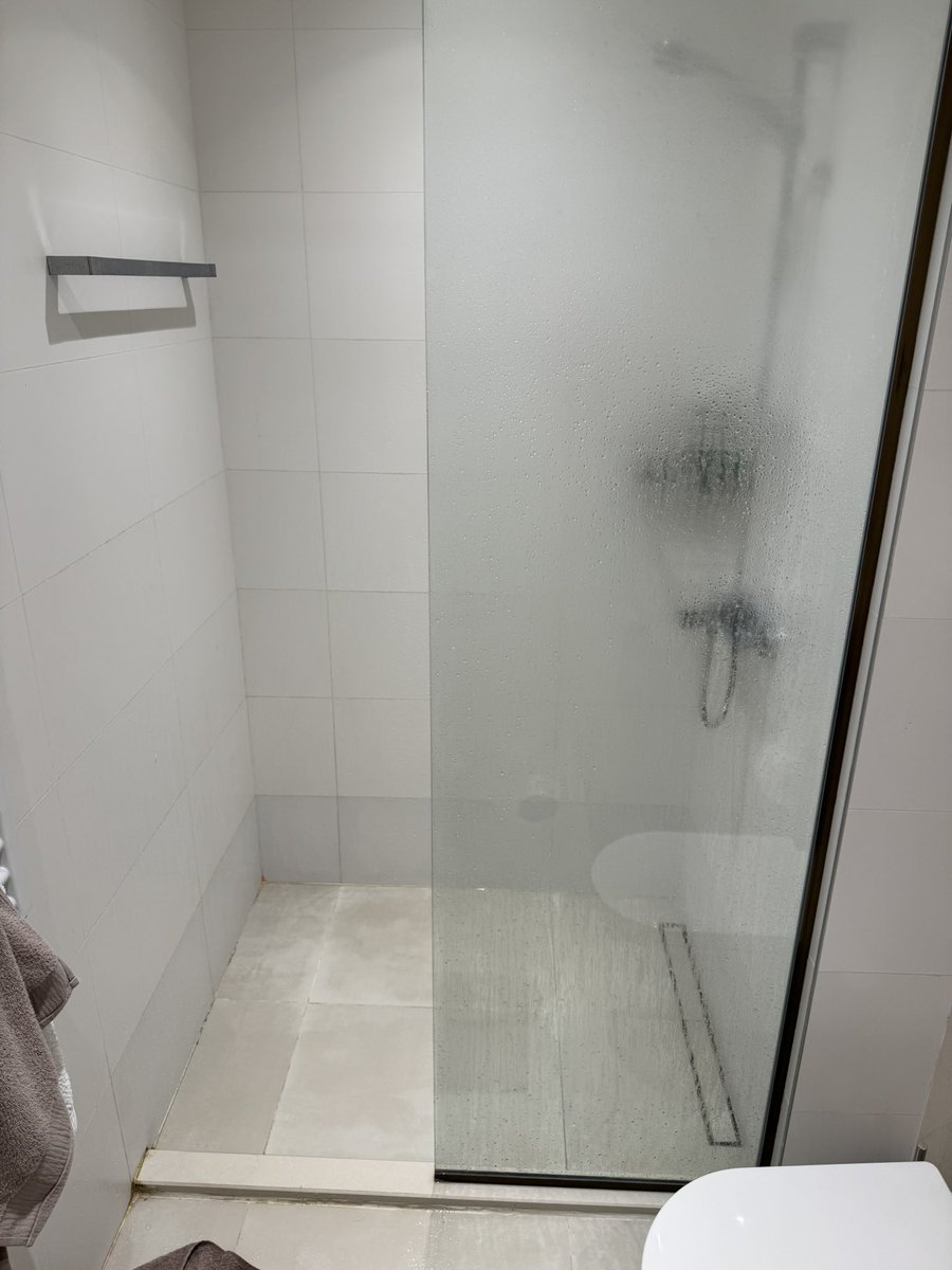 PeteStrobl's tweet image. Like… how do Europeans not get water all over the bathroom floor when they shower?