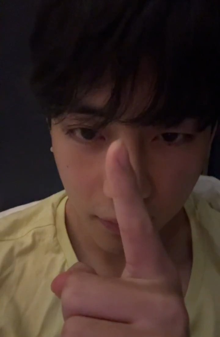 k4dvr's tweet image. HIS EYES