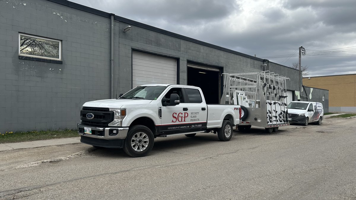 Security_Glass_'s tweet image. On-site and on schedule. Security Glass Products delivering IGUs and picking up PVC windows from a valued client. Reliable supply keeps every project moving.
#GlassDelivery #PVCWindows #SecurityGlass #Winnipeg