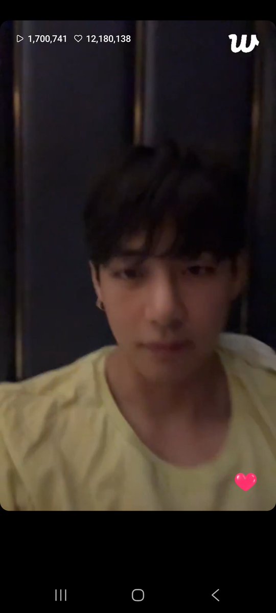 WrittenByVantae's tweet image. He showed his face
..Aw my sleepy baby😭😭