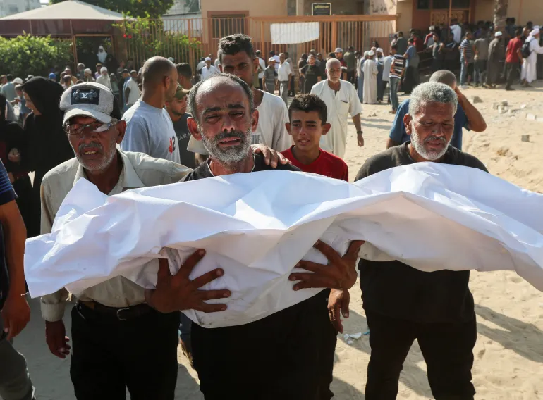 PalestineDays's tweet image. #Photos: Palestinians mourn loved ones killed in Israeli attacks in Khan Younis