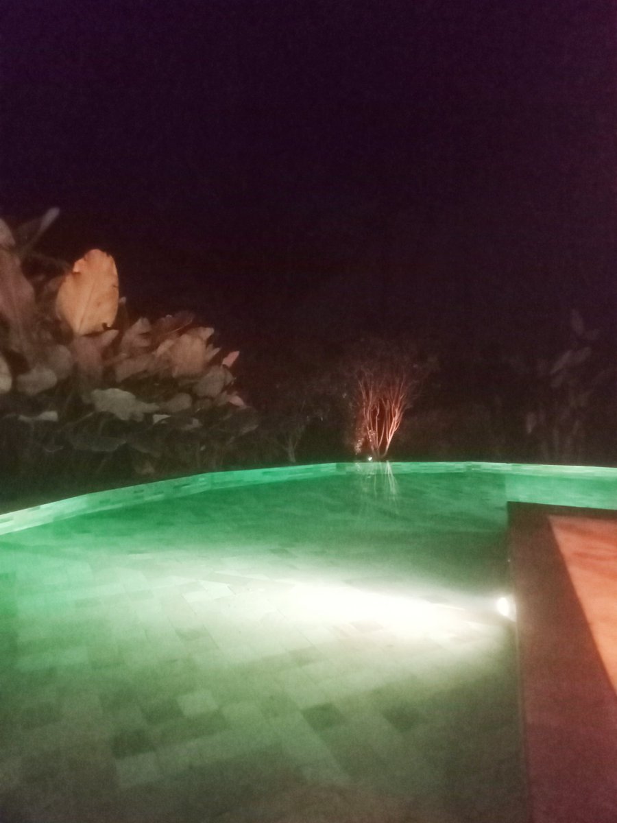 Menikmati kesendirian yg dingin
Di rumah aja, ndak usah beredar