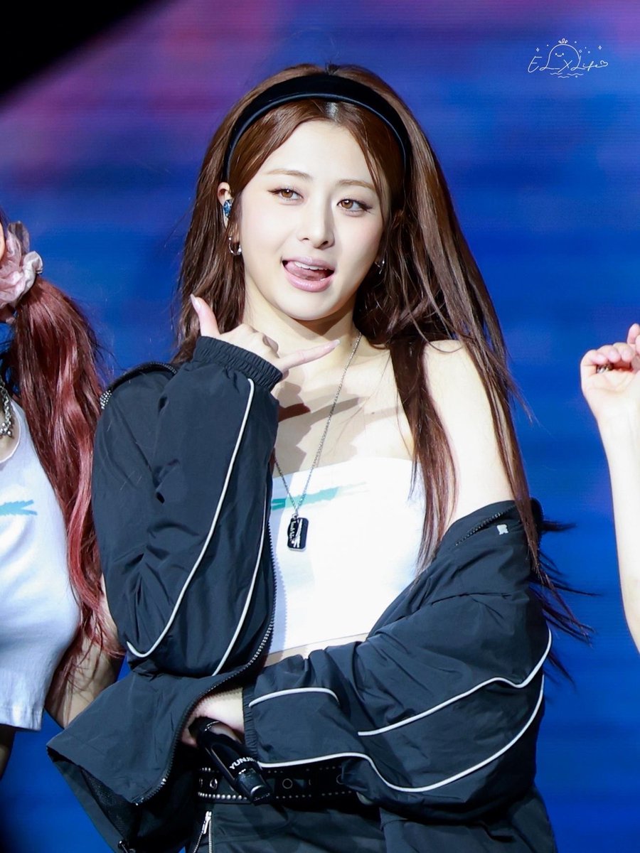 EL_XLife's tweet image. 250726

#허윤진 #YUNJIN #ユンジン 
#LE_SSERAFIM #르세라핌 #ルセラフィム