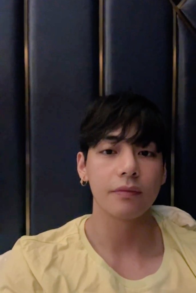 kimthv_01's tweet photo. Taehyung 😍 https://t.co/s21ELYd768