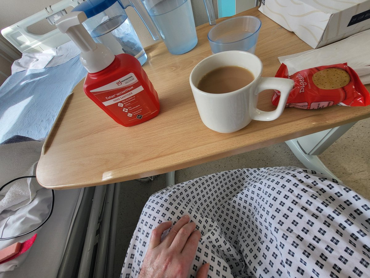 TimmyUk's tweet image. ... tea time again wearing my excellent glasses watching Tennis on SkyGo in sideroom in hospital ... ๐ฅ ๐ ๐ฑ ๐ผ ๐คณ ๐ฐ ๐ก โ๏ธ ๐ซ ๐ช