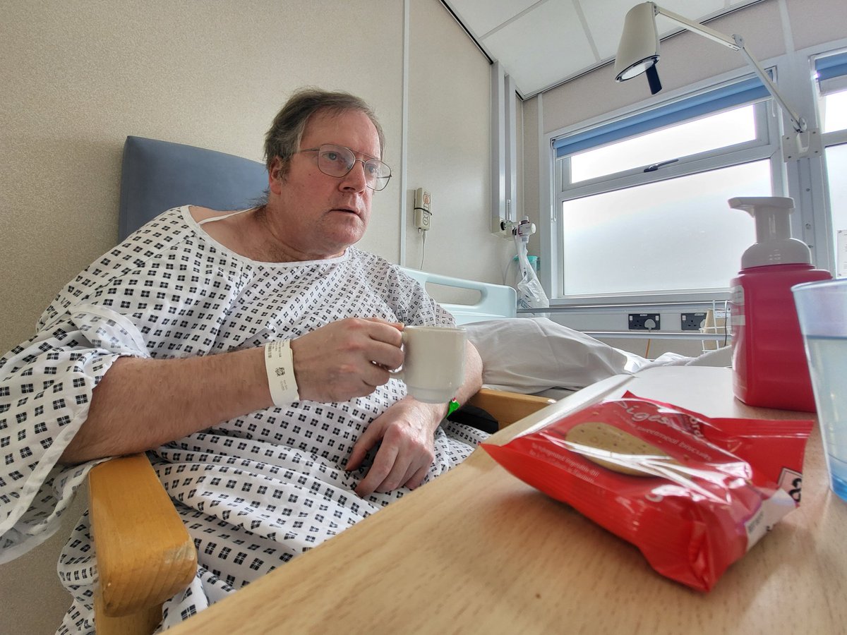 TimmyUk's tweet image. ... tea time again wearing my excellent glasses watching Tennis on SkyGo in sideroom in hospital ... ๐ฅ ๐ ๐ฑ ๐ผ ๐คณ ๐ฐ ๐ก โ๏ธ ๐ซ ๐ช