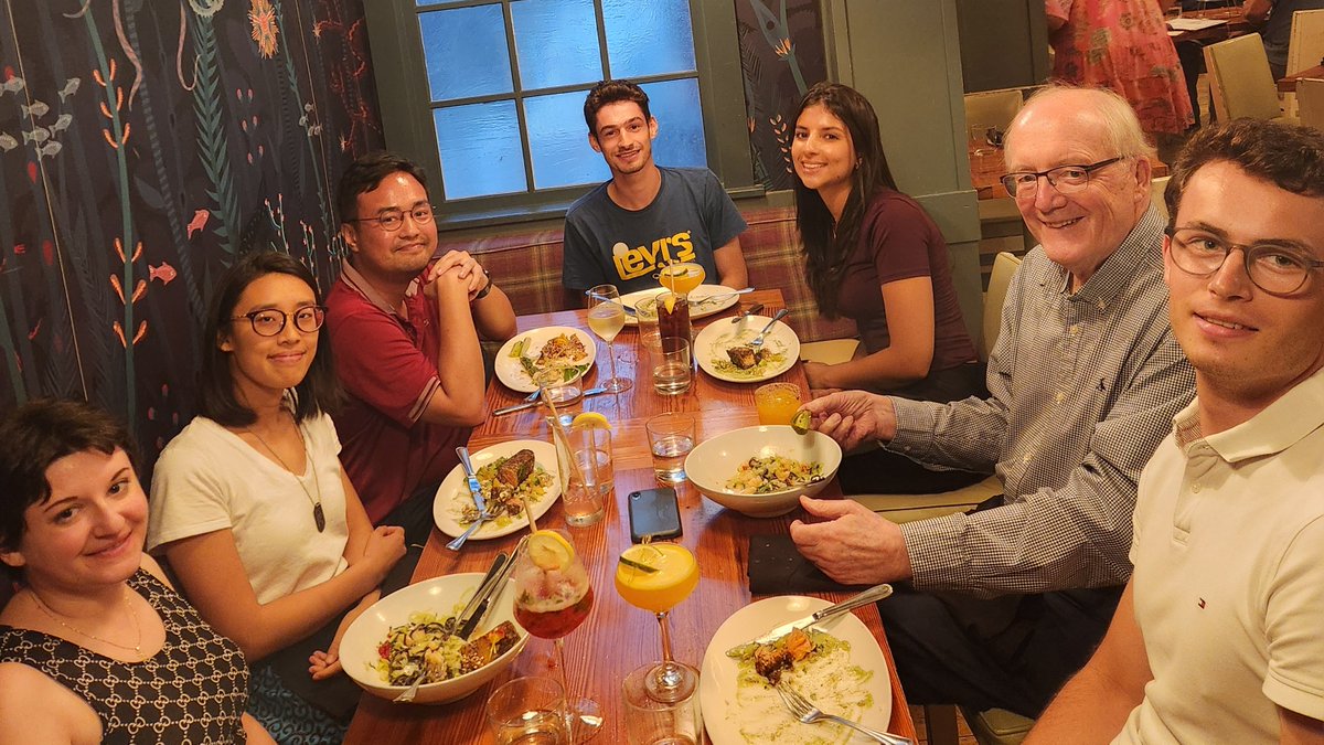 Cancer_dynamics's tweet image. The Tavaré lab gathered for a special farewell dinner to celebrate the Alliance Program interns. ✨
Thank you for spending your summer with IICD, we’re so proud of all you’ve accomplished and excited for what’s next! ✨
#AllianceProgram #UndergraduateResearch #ColumbiaUniversity