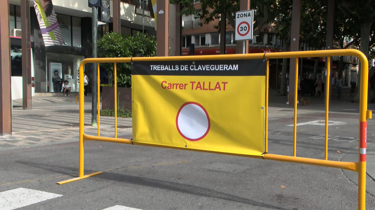 CanalTerrassa's tweet image. 🚧 🚍 | Afectacions al trànsit pels talls a la Rambla d&apos;Ègara i al carrer de Sant Antoni de #Terrassa

Hem preguntat als usuaris de @tmesa_bus. Alguns d&apos;ells, no en tenien constància dels canvis 

▶️terrassadigital.cat/les-obres-a-la…