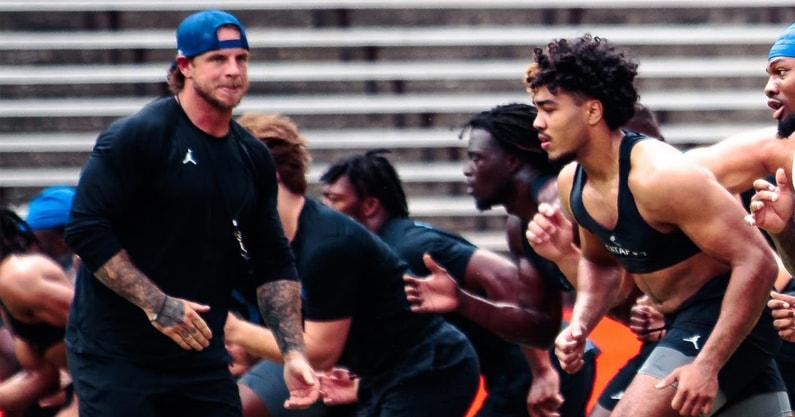 Blake_Alderman's tweet image. Zach with the 🧃

Florida Football Insider: Scoop from summer workouts, OTAs

on3.com/teams/florida-…