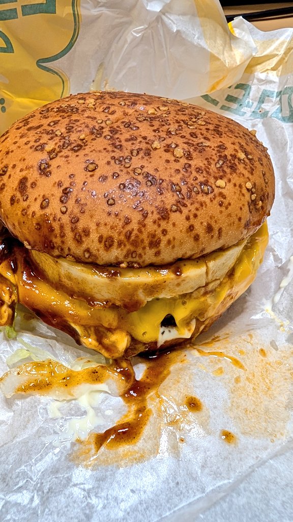 outofbase's tweet image. 肉厚ビーフチーズロコモコ
ウメェ!!
期待してなかったけどコレはいい👍
ケイジャンっぽい味でチーズがいい仕事している😋
また食べよ