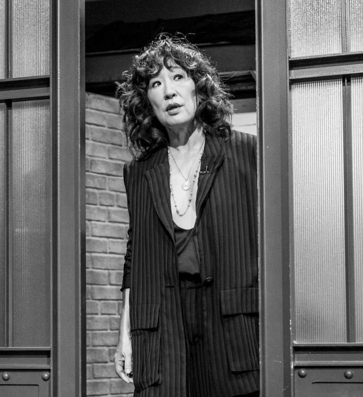 bestofsandra's tweet image. sandra oh will be appearing at the late night with seth meyers tomorrow night!